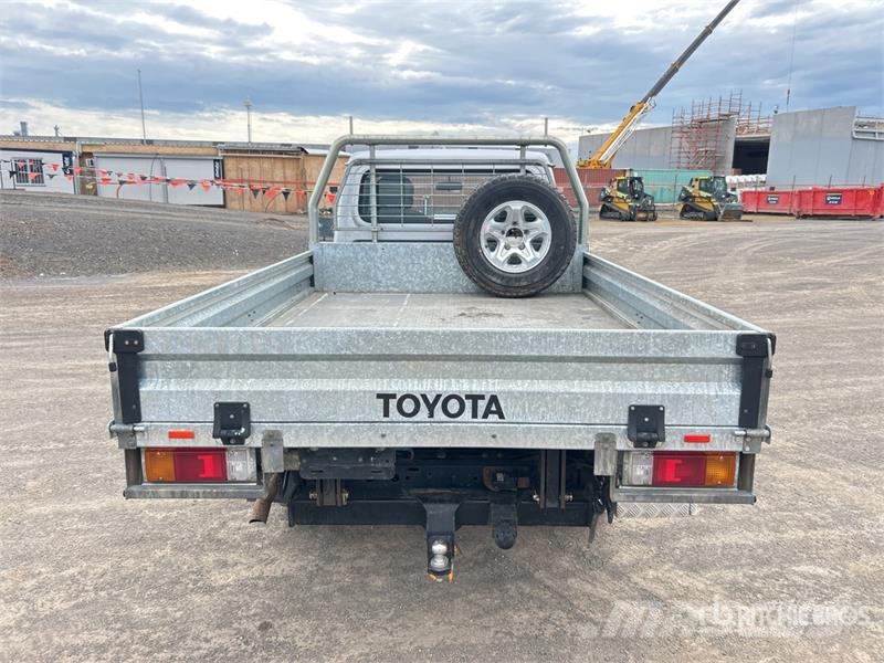 Toyota LandCruiser GXL 4x4 Pickup Прочие фургоны