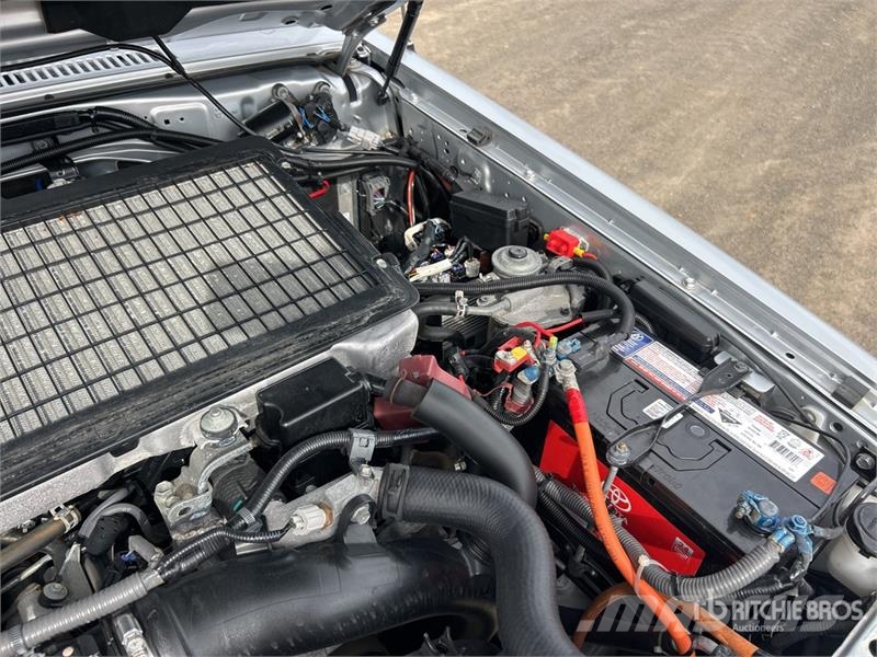 Toyota LandCruiser GXL 4x4 Pickup Прочие фургоны
