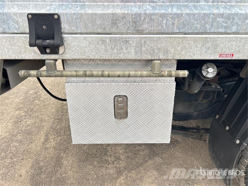 Toyota LandCruiser GXL 4x4 Pickup Прочие фургоны