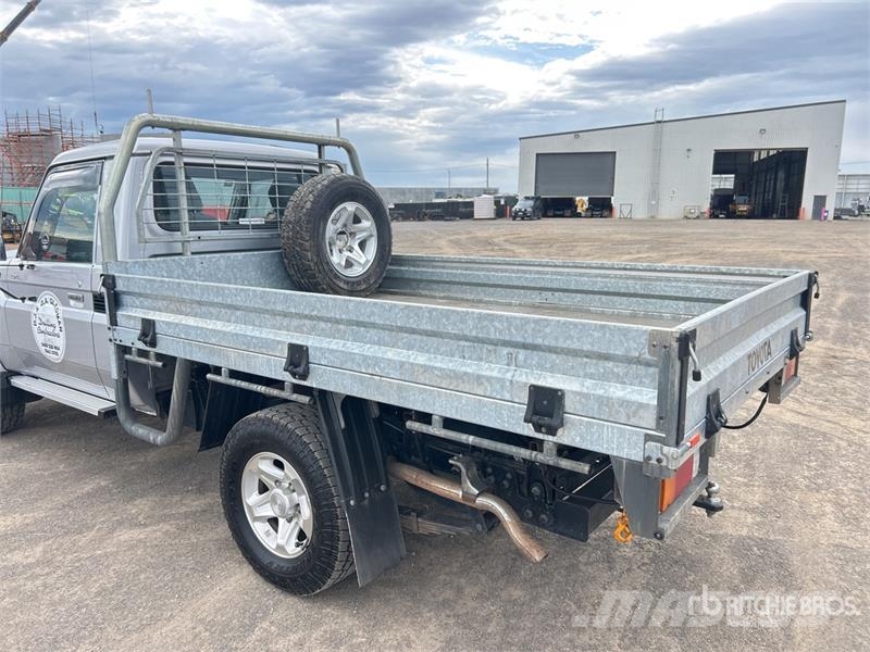 Toyota LandCruiser GXL 4x4 Pickup Прочие фургоны