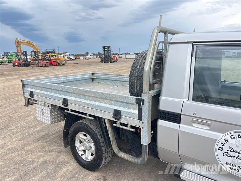 Toyota LandCruiser GXL 4x4 Pickup Прочие фургоны