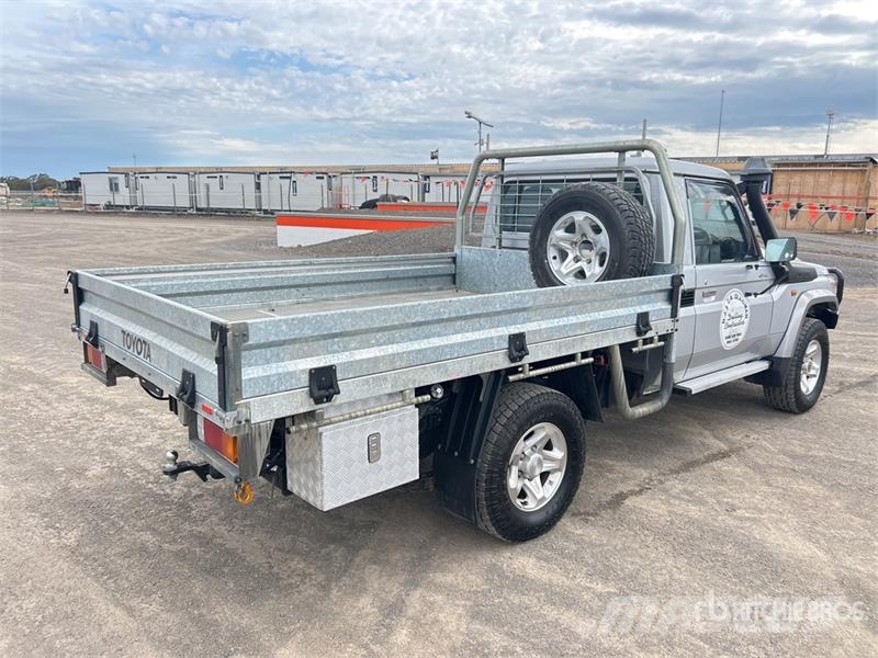 Toyota LandCruiser GXL 4x4 Pickup Прочие фургоны