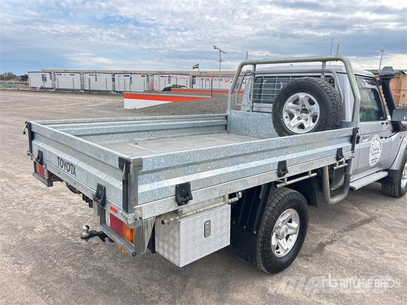 Toyota LandCruiser GXL 4x4 Pickup Прочие фургоны