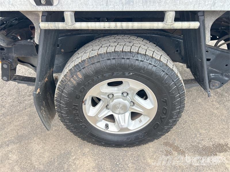 Toyota LandCruiser GXL 4x4 Pickup Прочие фургоны