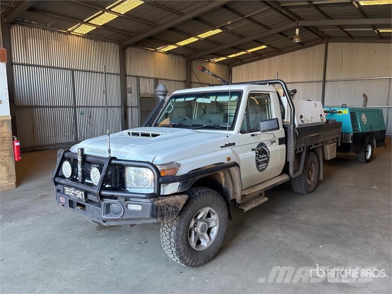 Toyota Landcruiser WorkMate 4x4 Pickup Muu