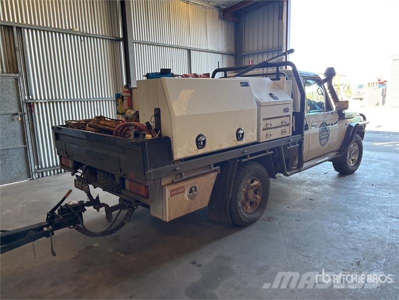Toyota Landcruiser WorkMate 4x4 Pickup Muu