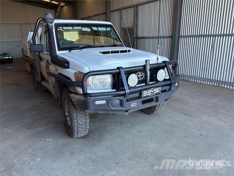 Toyota Landcruiser WorkMate 4x4 Pickup Muu