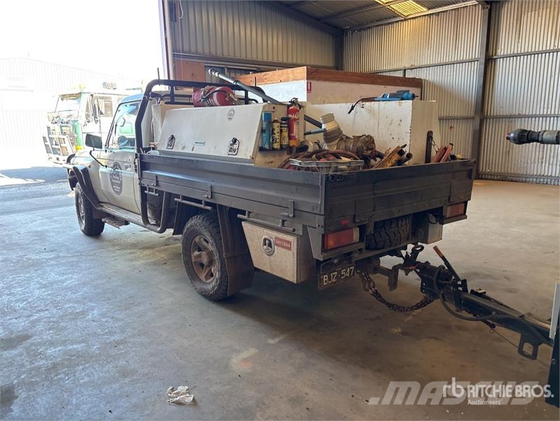 Toyota Landcruiser WorkMate 4x4 Pickup Muu