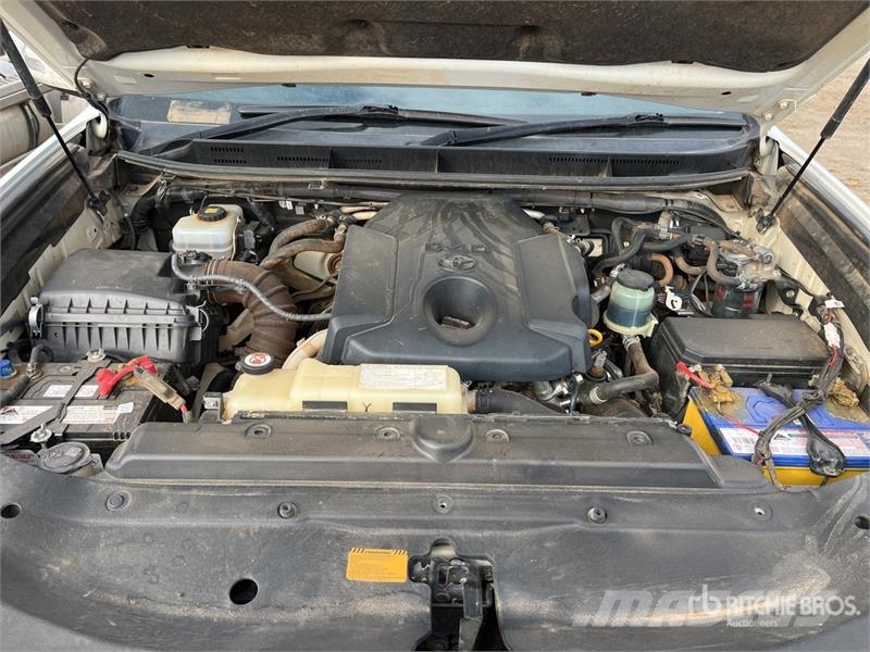 Toyota Prado 4x4 GXL SUV Coches
