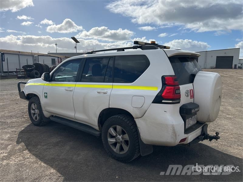 Toyota Prado 4x4 GXL SUV Coches