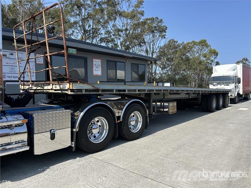 Tri/A Flatbed Trailer Platós / Ponyvás pótkocsik