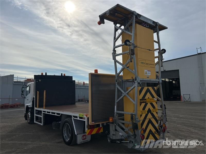 UD Condor PKC8E 4x2 Attenuator Truck Munitsipaalsõidukid