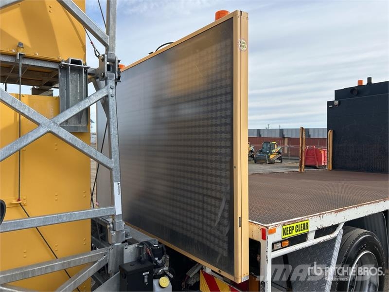 UD Condor PKC8E 4x2 Attenuator Truck Munitsipaalsõidukid