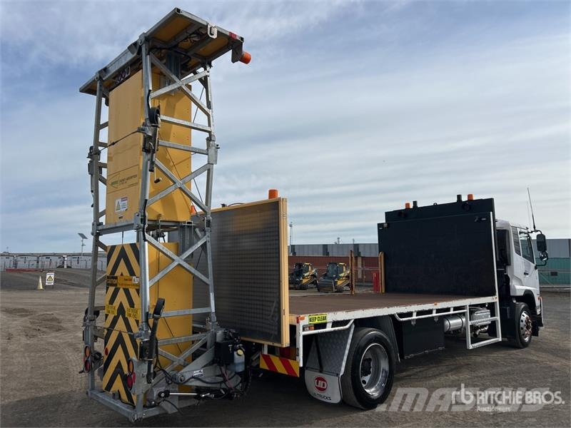 UD Condor PKC8E 4x2 Attenuator Truck Munitsipaalsõidukid