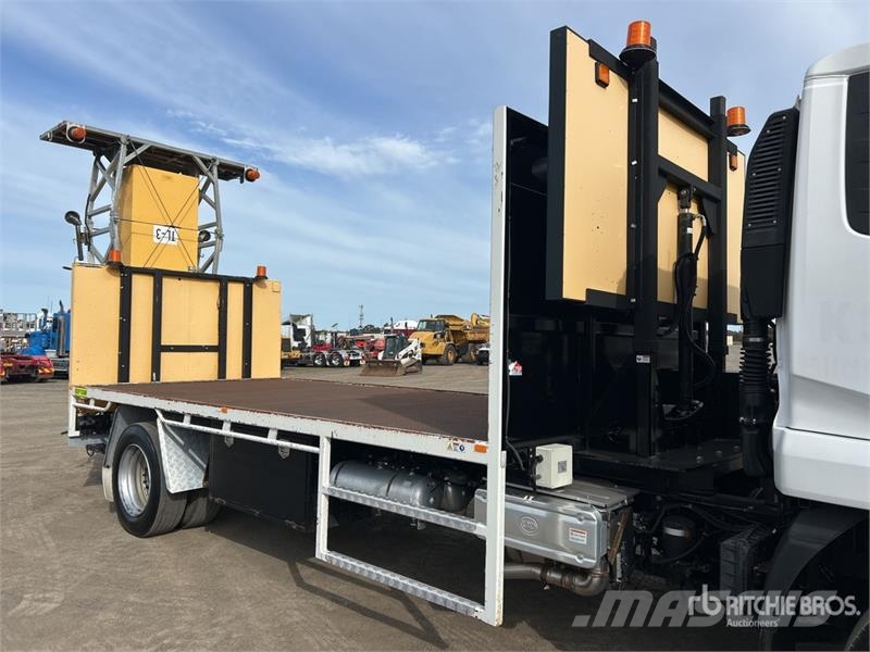 UD Condor PKC8E 4x2 Attenuator Truck Munitsipaalsõidukid