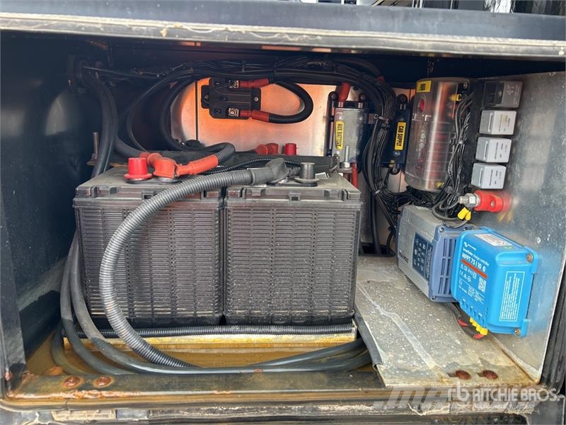 UD Condor PKC8E 4x2 Attenuator Truck Munitsipaalsõidukid