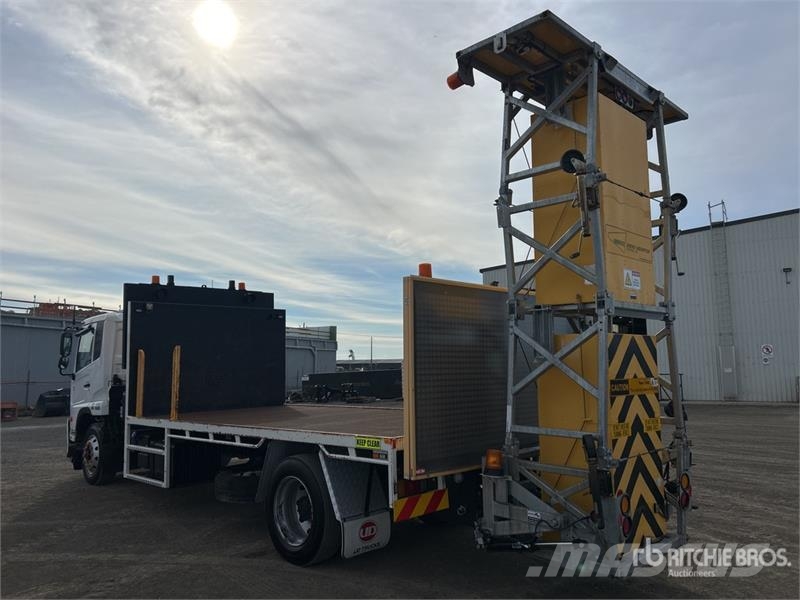 UD Condor PKC8E 4x2 Attenuator Truck Munitsipaalsõidukid