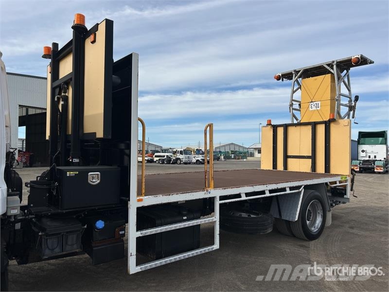 UD Condor PKC8E 4x2 Attenuator Truck Munitsipaalsõidukid