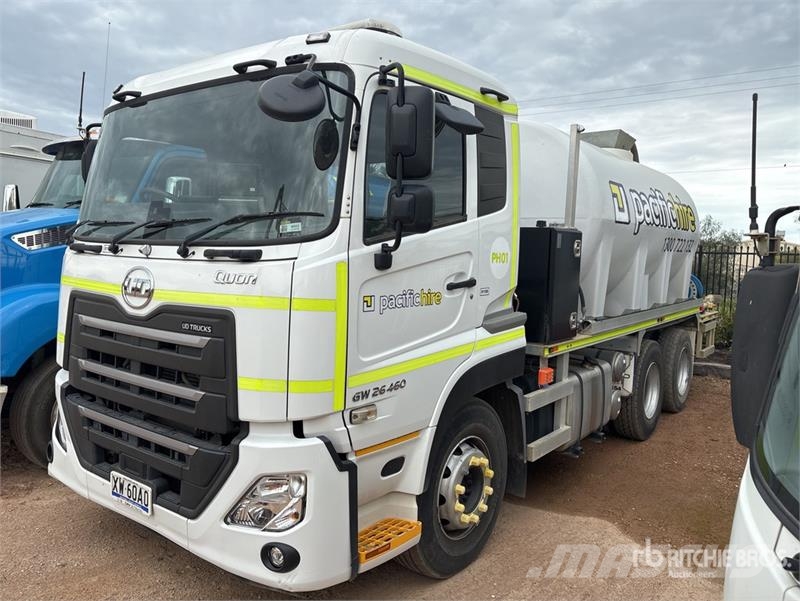 UD GW26460 14000 L 6x4 Water Truck Water bowser