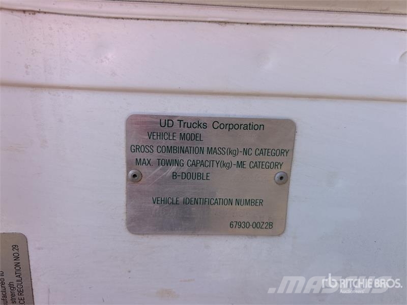 UD GW26460KAA 6x4 14,000 L Water Truck Water tankers