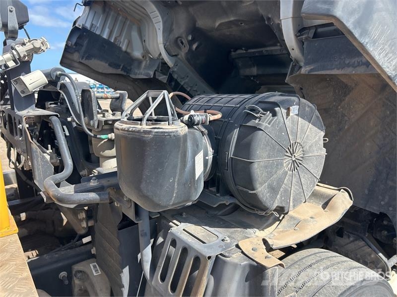 UD GW26460KAA 6x4 14,000 L Water Truck Water tankers