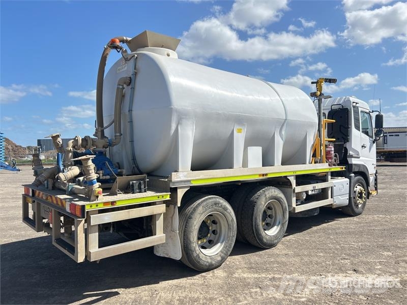 UD GW26460KAA 6x4 14,000 L Water Truck Water tankers