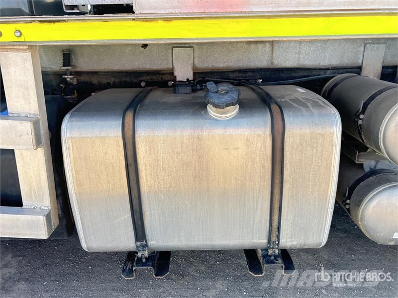 UD GW26460KAA 6x4 14,000 L Water Truck Water tankers