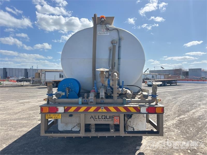 UD GW26460KAA 6x4 14,000 L Water Truck Water tankers