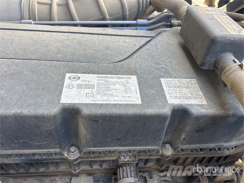 UD GW26460KAA 6x4 14,000 L Water Truck Water tankers