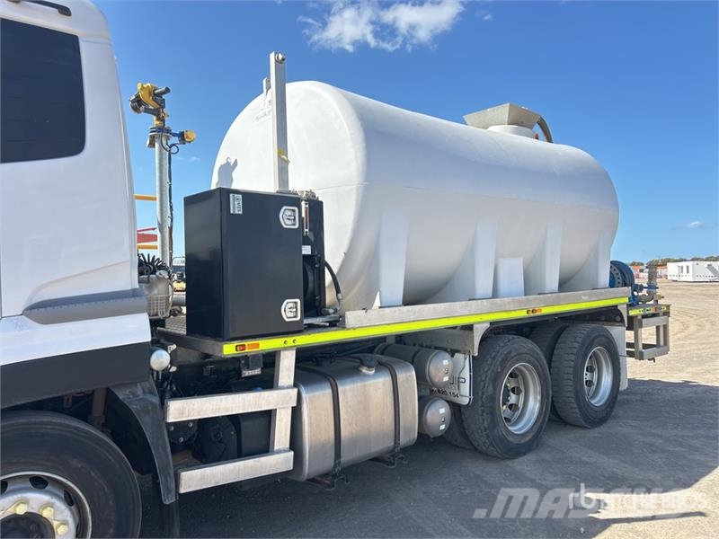 UD GW26460KAA 6x4 14,000 L Water Truck Water tankers