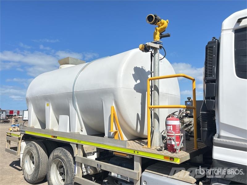 UD GW26460KAA 6x4 14,000 L Water Truck Water tankers