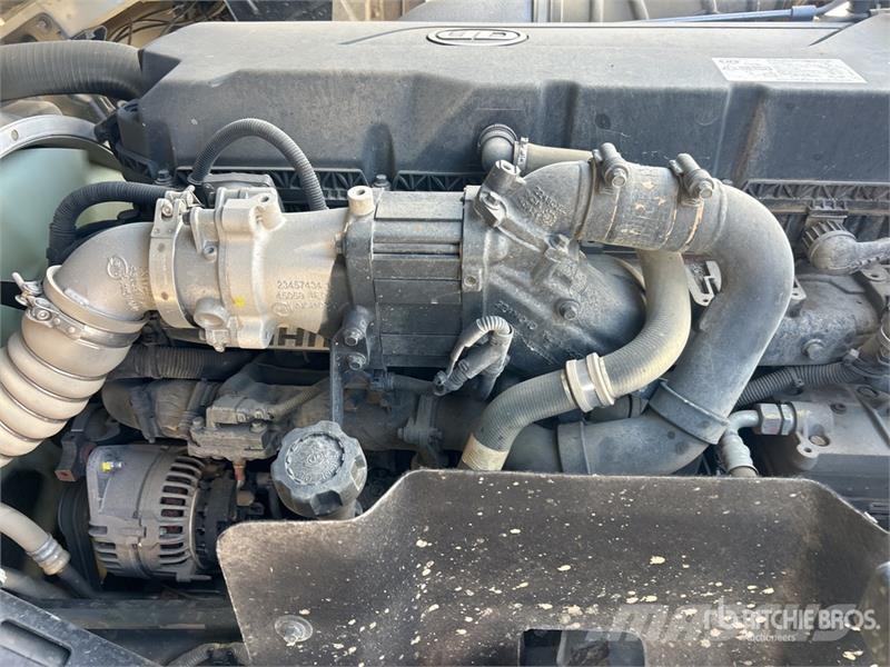 UD GW26460KAA 6x4 14,000 L Water Truck Water tankers
