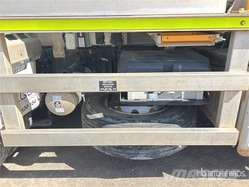 UD Quon GW 26460 14000 L 6x4 Water Truck Vanningsvogn for støvdemping