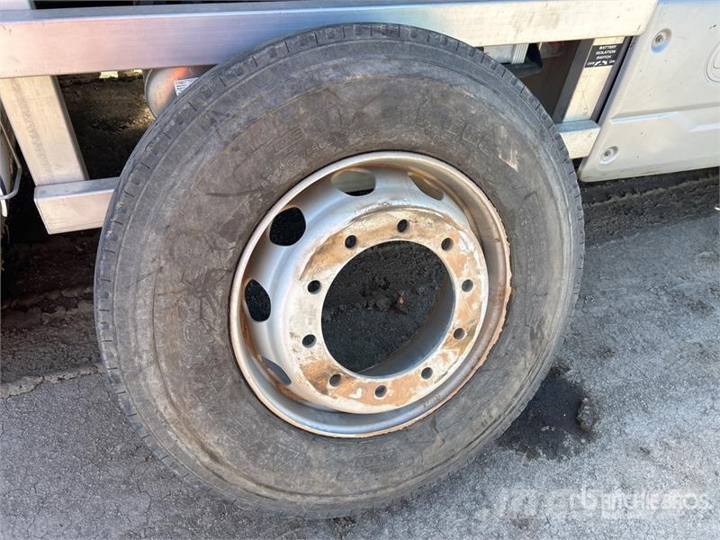 UD Quon GW 26460 14000 L 6x4 Water Truck Autocisterne