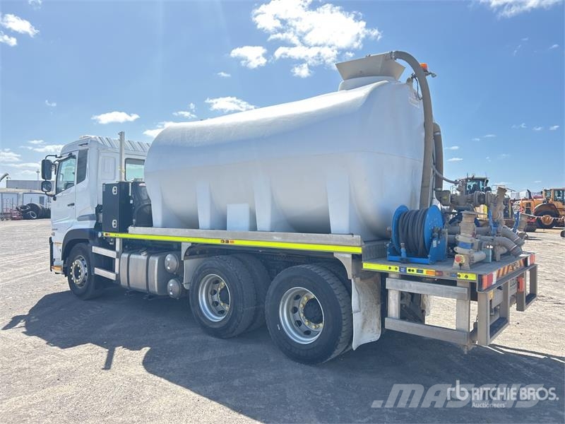 UD Quon GW 26460 14000 L 6x4 Water Truck Vanningsvogn for støvdemping