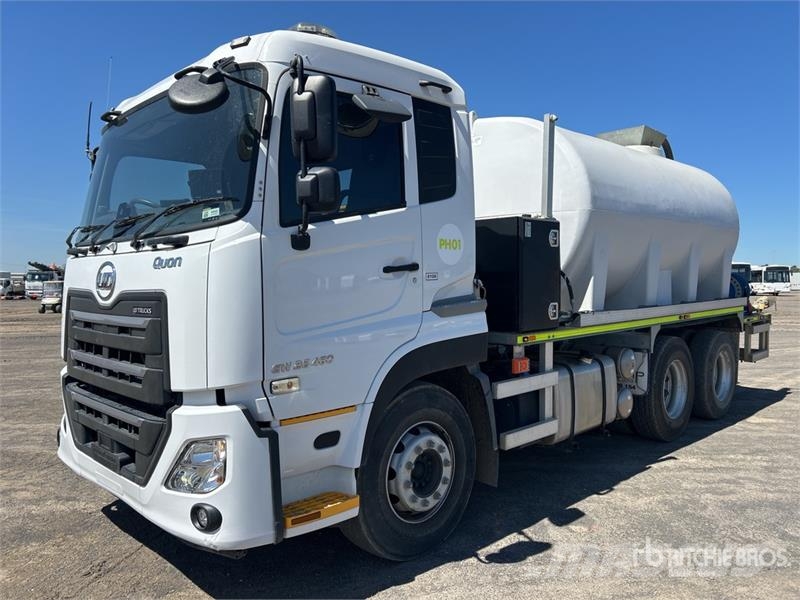 UD Quon GW 26460 14000 L 6x4 Water Truck Autocisterne