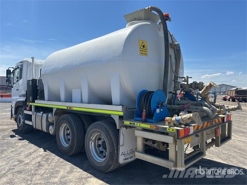 UD Quon GW 26460 14000 L 6x4 Water Truck Autocisterne