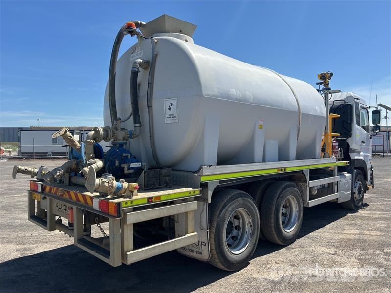 UD Quon GW 26460 14000 L 6x4 Water Truck Autocisterne