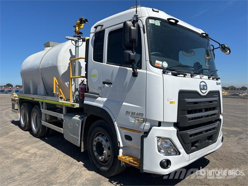 UD Quon GW 26460 14000 L 6x4 Water Truck Autocisterne