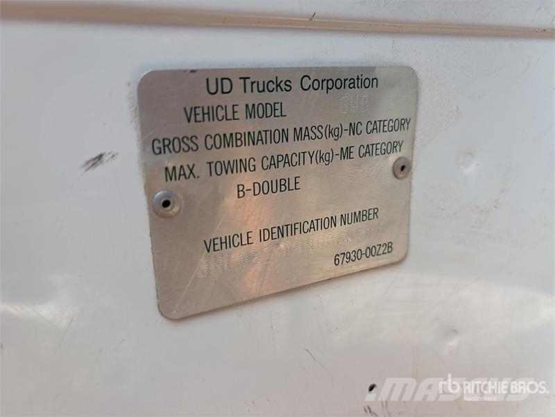 UD Quon GW26.460 14000 L 6x4 Water Truck Vandens sunkvežimiai