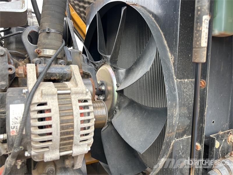  UHI UWL350 Wheel Loader Gumikerekes homlokrakodók