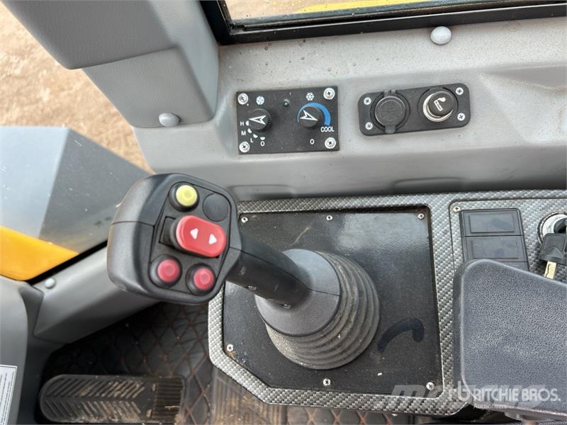  UHI UWL350 Wheel Loader Gumikerekes homlokrakodók