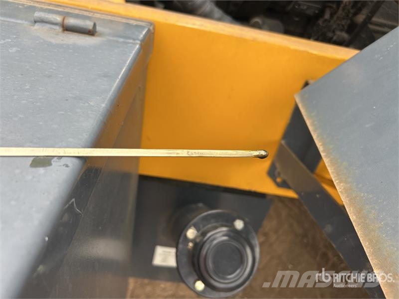  UHI UWL350 Wheel Loader Gumikerekes homlokrakodók