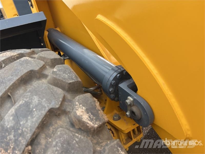  UHI UWL350 Wheel Loader Gumikerekes homlokrakodók