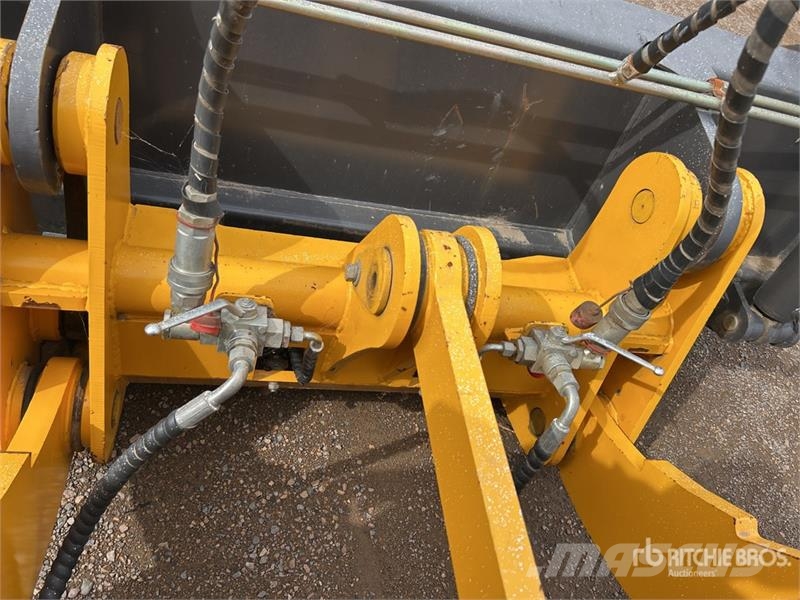  UHI UWL350 Wheel Loader Gumikerekes homlokrakodók