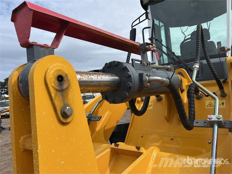  UHI UWL350 Wheel Loader Gumikerekes homlokrakodók