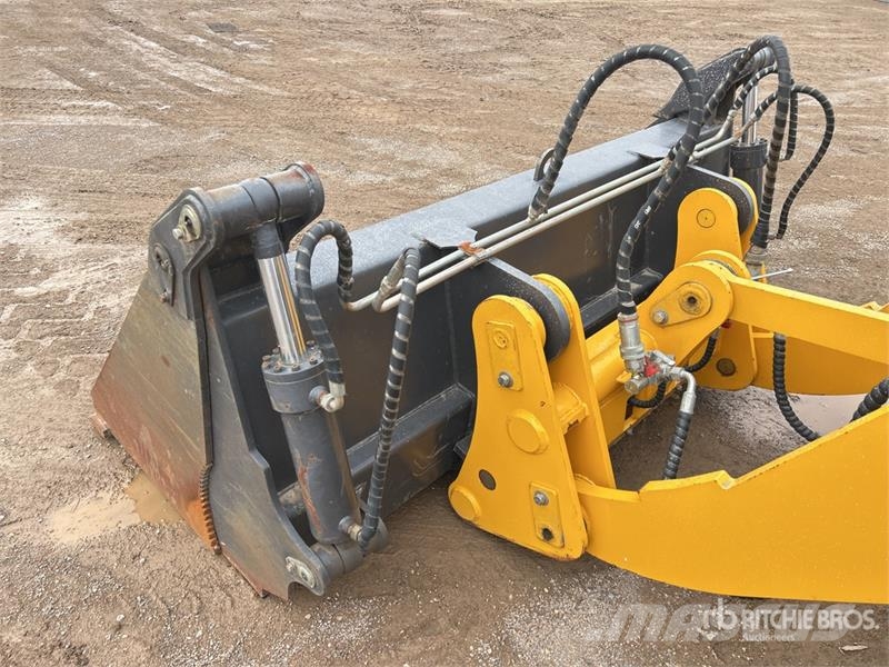  UHI UWL350 Wheel Loader Gumikerekes homlokrakodók