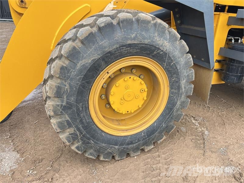  UHI UWL350 Wheel Loader Gumikerekes homlokrakodók