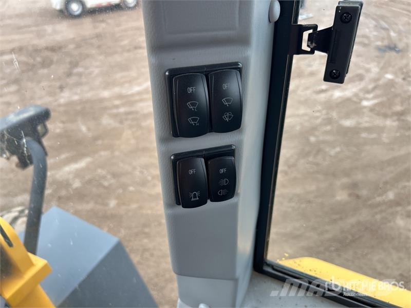  UHI UWL350 Wheel Loader Gumikerekes homlokrakodók