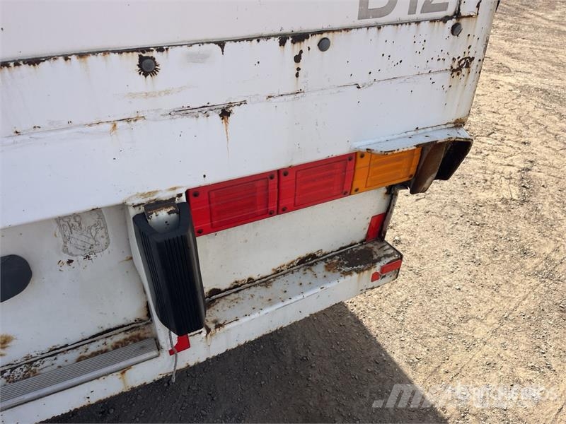 Vawdrey 13.2 m Tri/A Step Deck Curtain Side Trailer Брезентови ремаркета